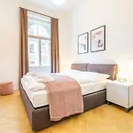 Aparthotel Petrin Tower 4*
