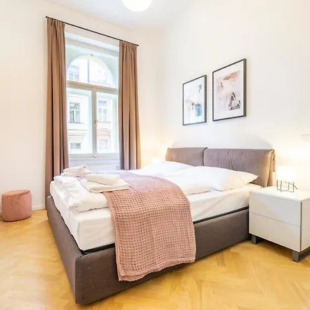 Apartmanhotel Petrin Tower 4*