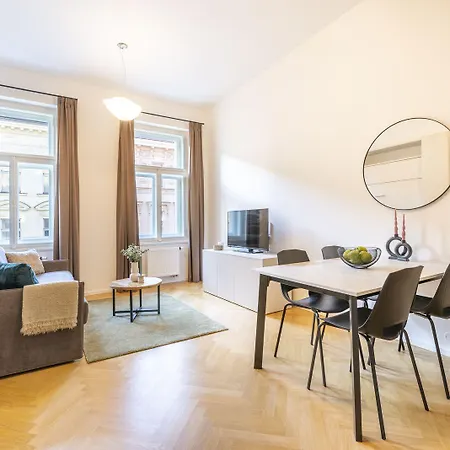 Aparthotel Petrin Tower 4*