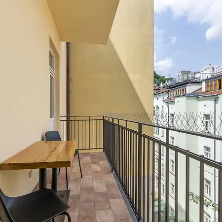 Petrin Tower Aparthotel Prag