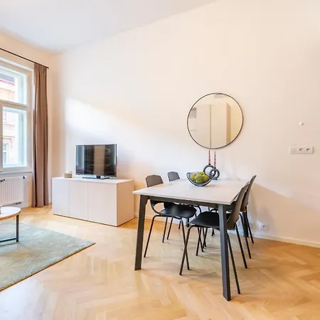 Aparthotel Petrin Tower 4*