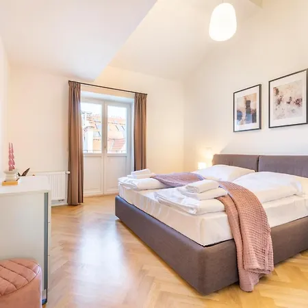 Petrin Tower Aparthotel 4*