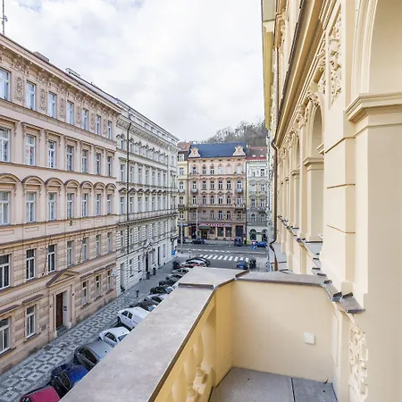 Petrin Tower 4* Prag