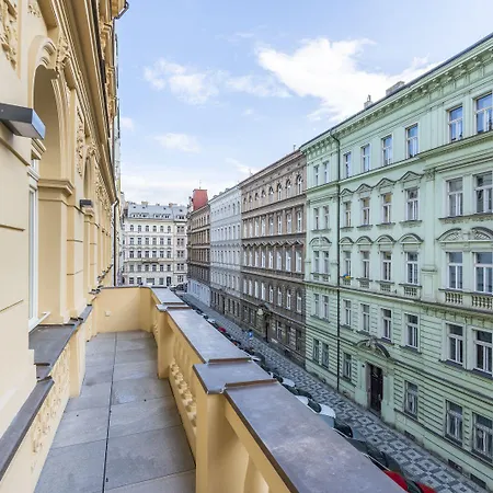 Petrin Tower 4* Prag