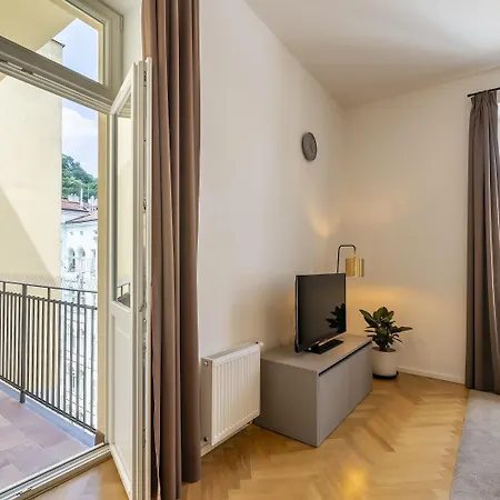 Petrin Tower Aparthotel 4*