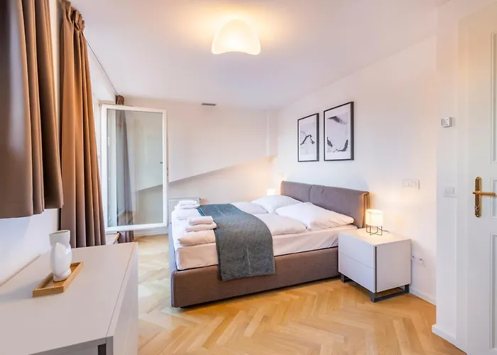 Petrin Tower Aparthotel 4*